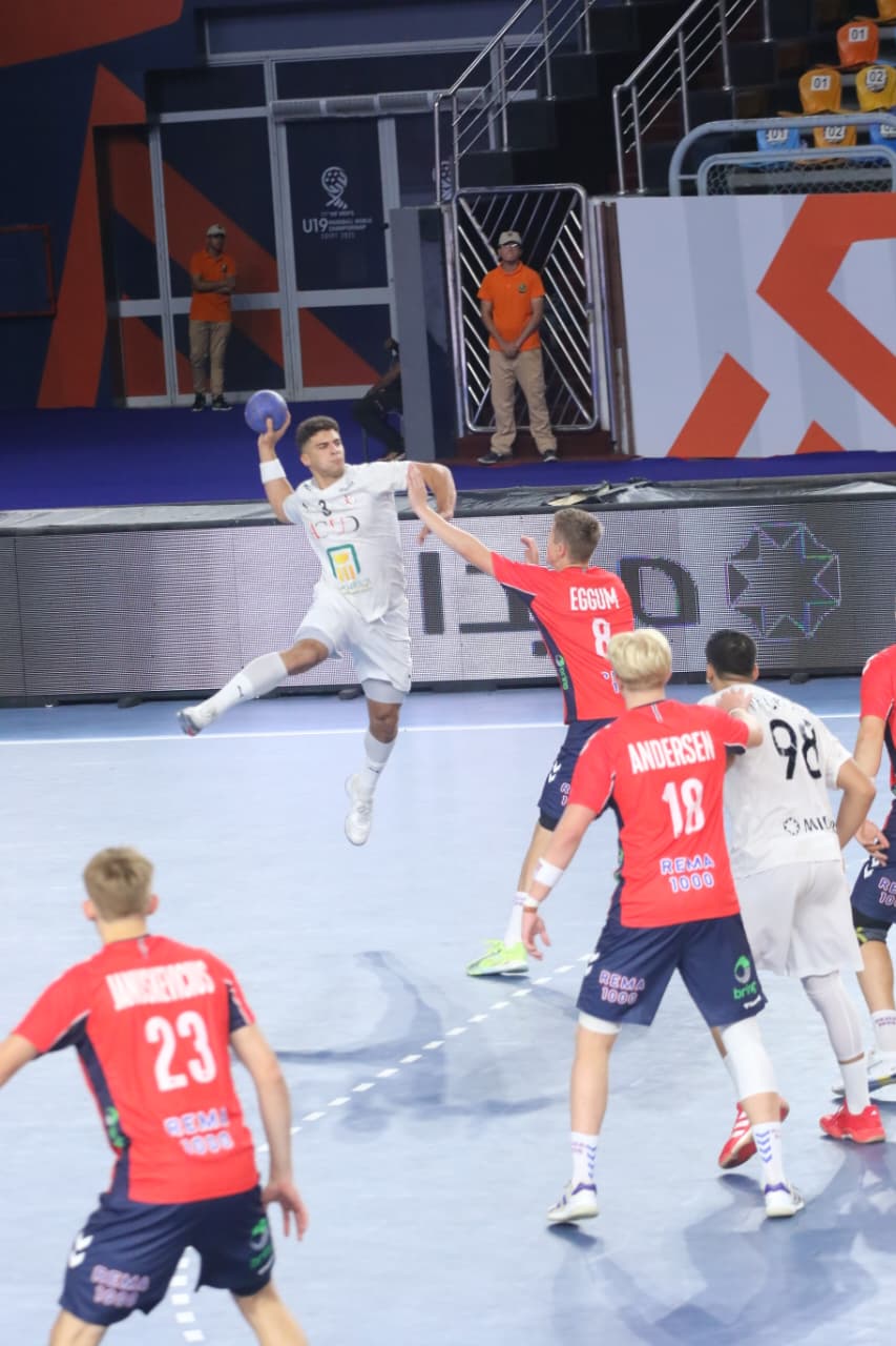 <strong>منتخب اليد يكتسح النرويج</strong>