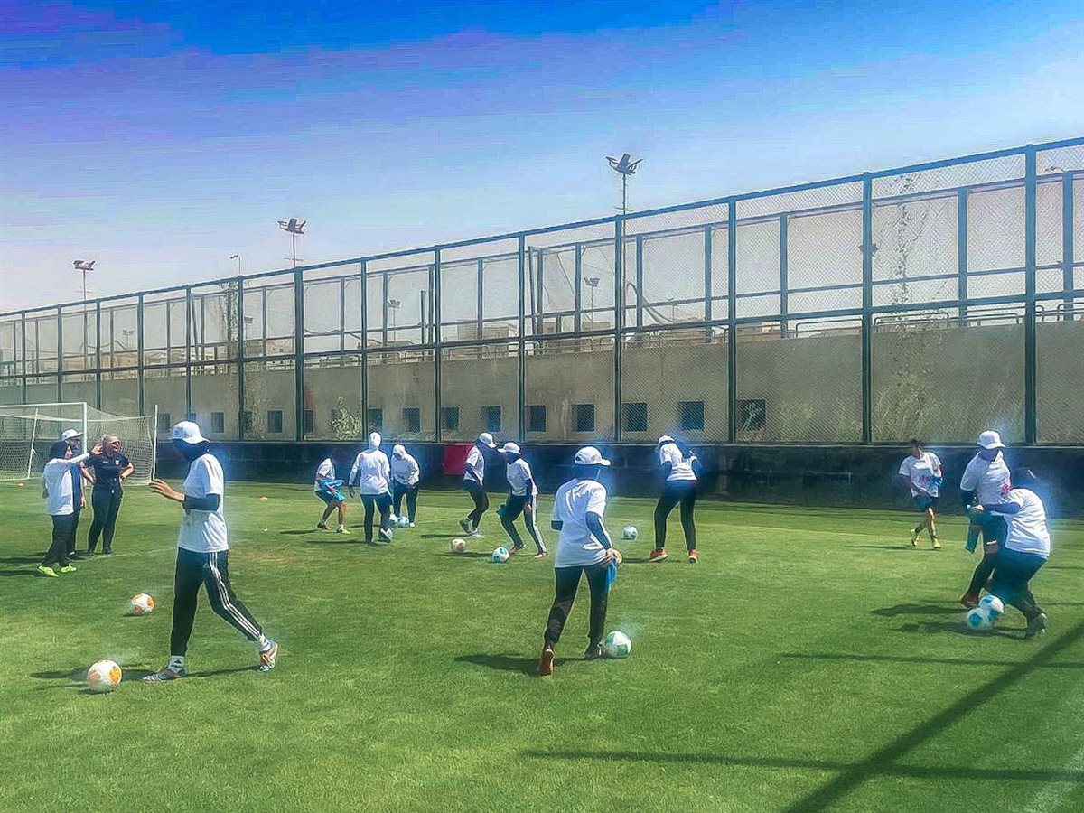 &nbsp;دورة تطوير مدربات الناشئات