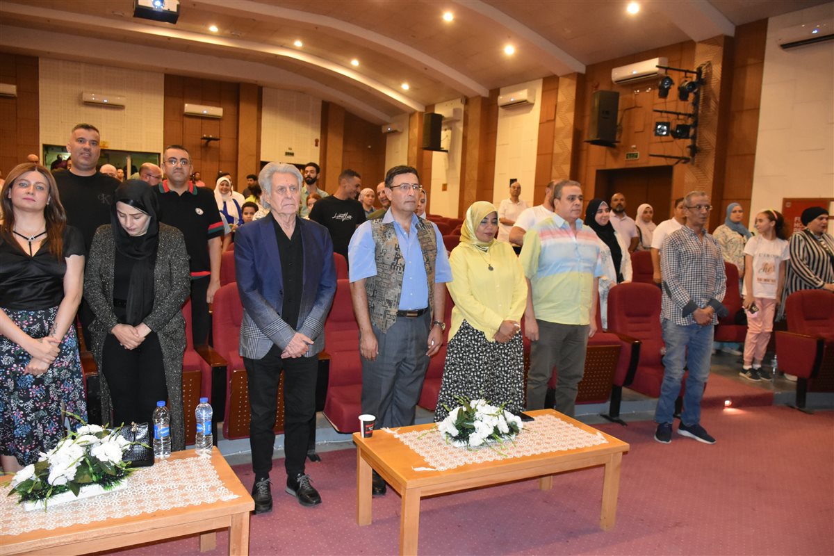 لقطات من حضور سليم سحاب لمسرحية حب من طرف حامد