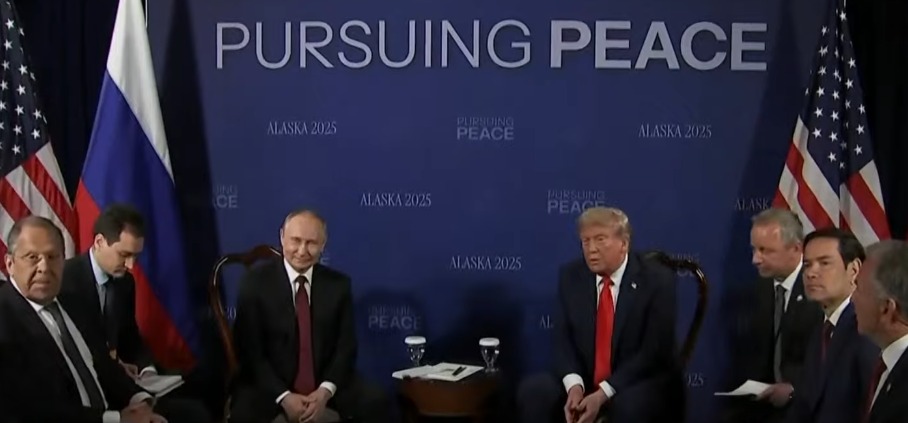 <strong>ترامب وبوتين يبدآن محادثات هادئة في ألاسكا لبحث اتفاق لإنهاء الحرب في أوكرانيا</strong>