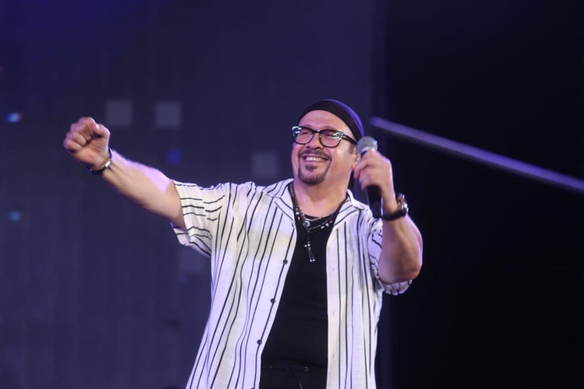 هشام عباس يشارك في مهرجان القلعة