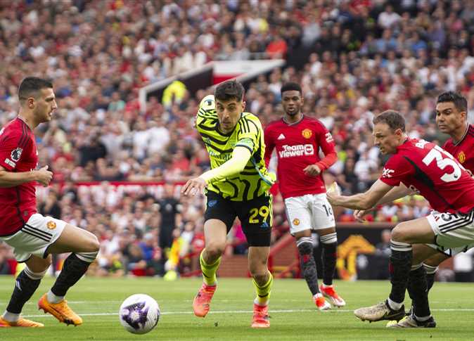 القنوات الناقلة لمشاهدة مباراة مانشستر يونايتد ضد أرسنال بث مباشر اليوم