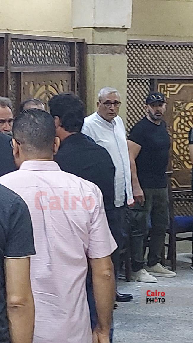 نجوم الفن يقدمون واجب العزاء في مدير التصوير تيمور تيمور