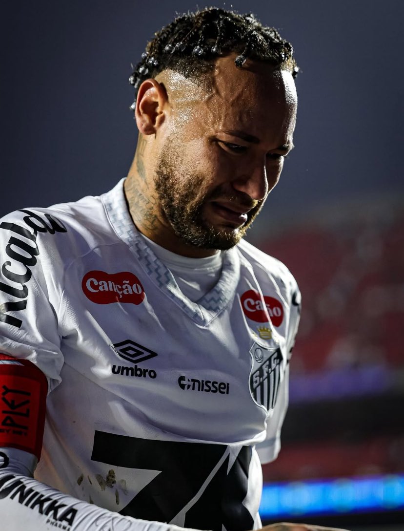 بكاء نيمار بعد خسارة سانتوس بسداسية 