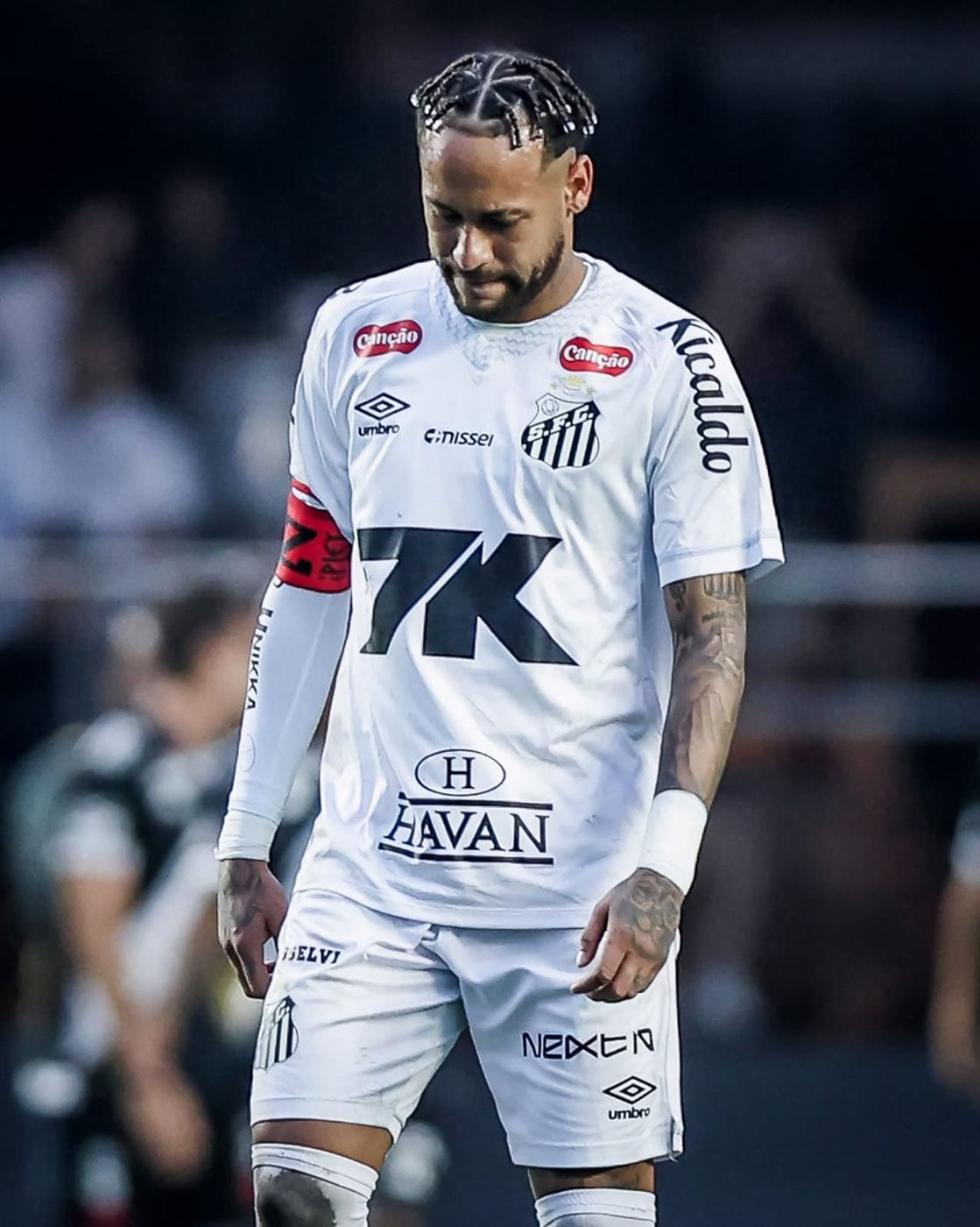 بكاء نيمار بعد خسارة سانتوس بسداسية 