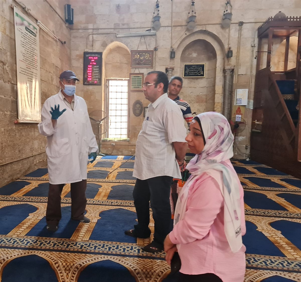  تطهير المساجد وحماية التراث على يد فرق الأزمات بوزارة السياحة