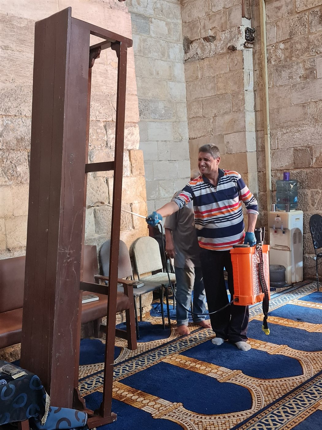  تطهير المساجد وحماية التراث على يد فرق الأزمات بوزارة السياحة