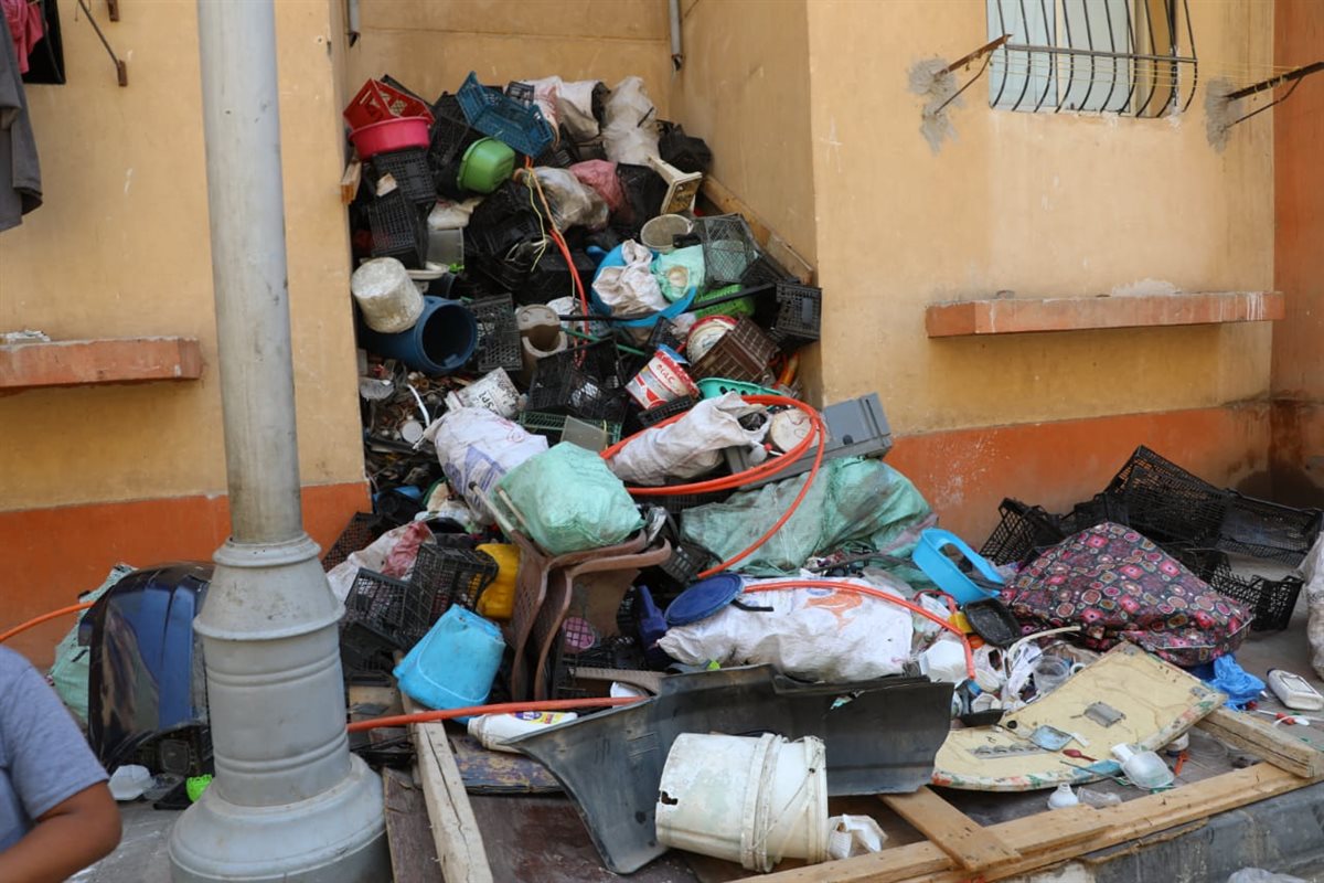 محافظ القاهرة يقود حملات للقضاء علي التعديات بحي السلام