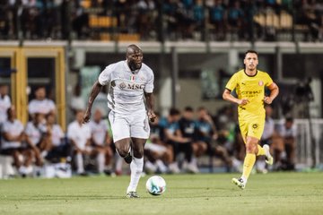 <strong>المهاجم البلجيكي روميرو لوكاكو لاعب فريق نابولي الإيطالي</strong>