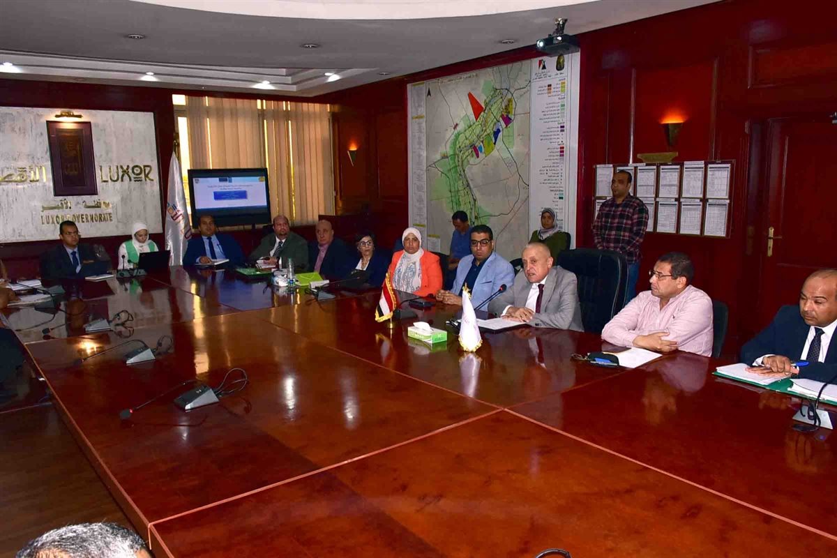 اجتماع محافظ الأقصر