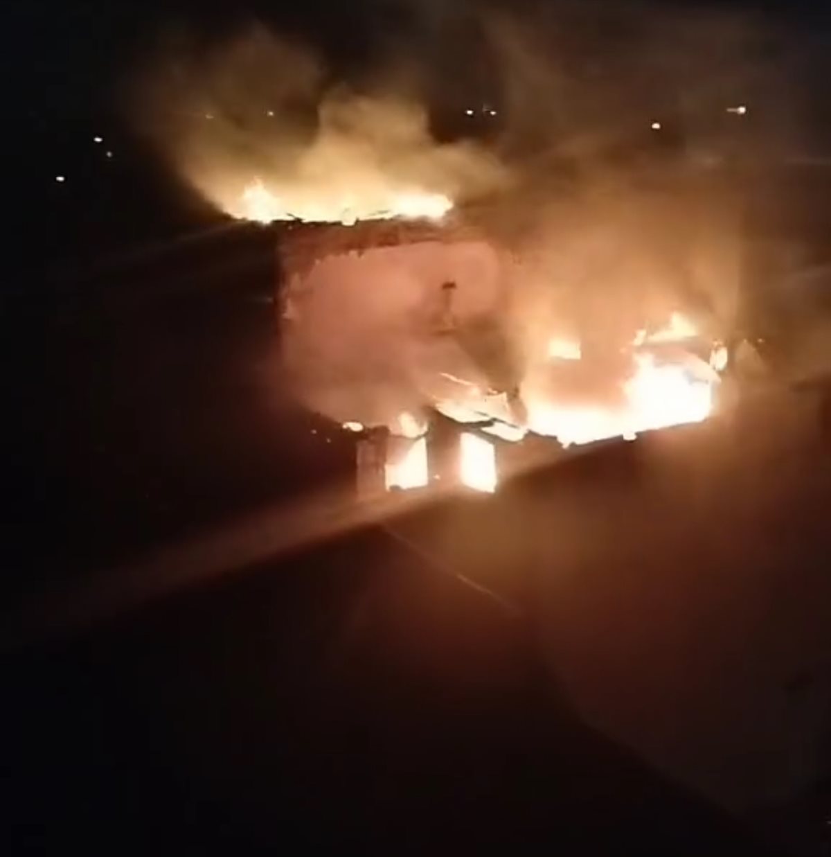 الحريق الهائل بمنطقة الكرنك بالأقصر