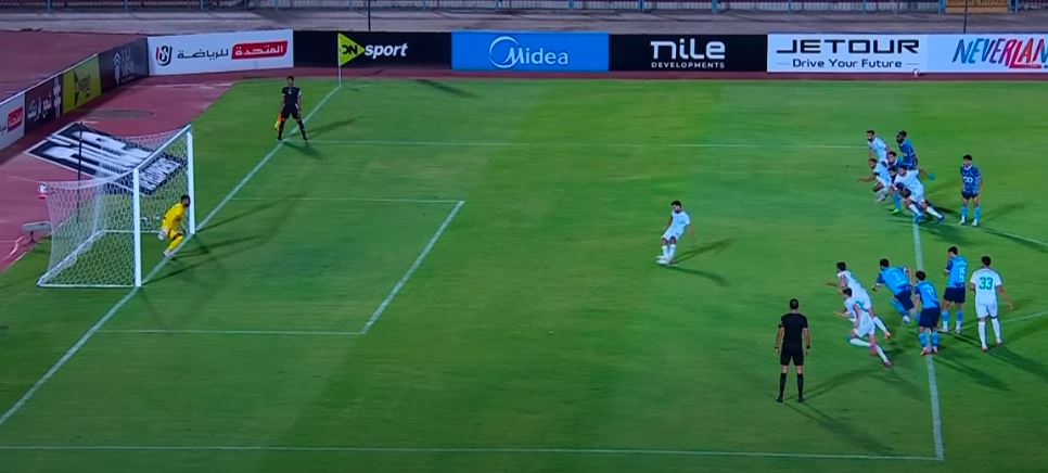 لحظة تنفيذ ركلة الجزاء
