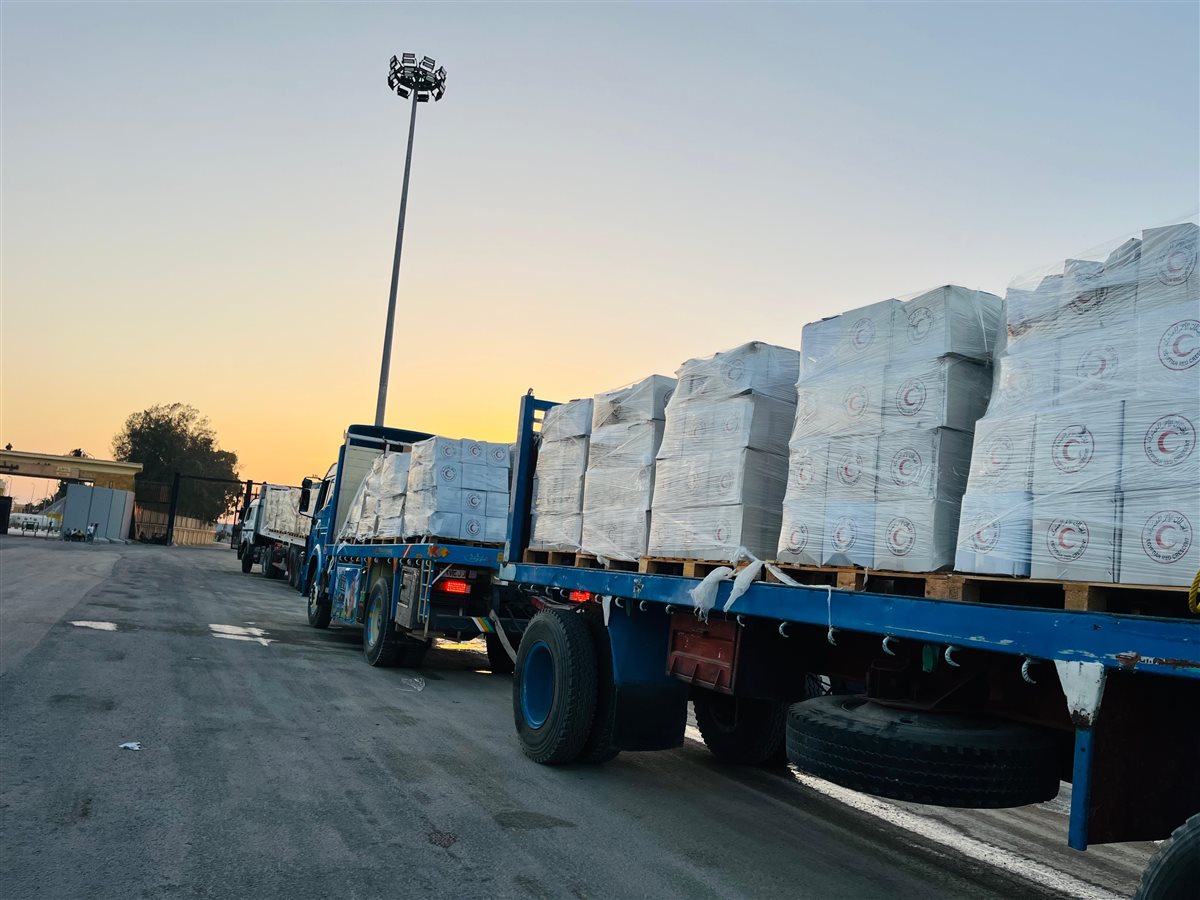 جانب من المساعدات غذائية وطبية