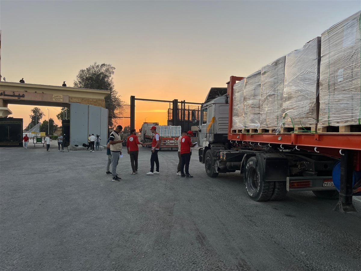 جانب من المساعدات غذائية وطبية