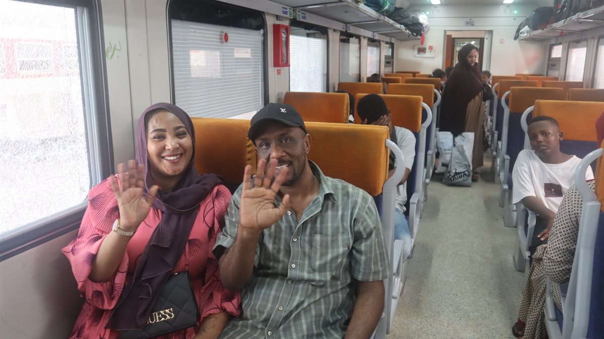 تسيير القطار السادس لتسهيل العودة الطوعية للأشقاء السودانيين