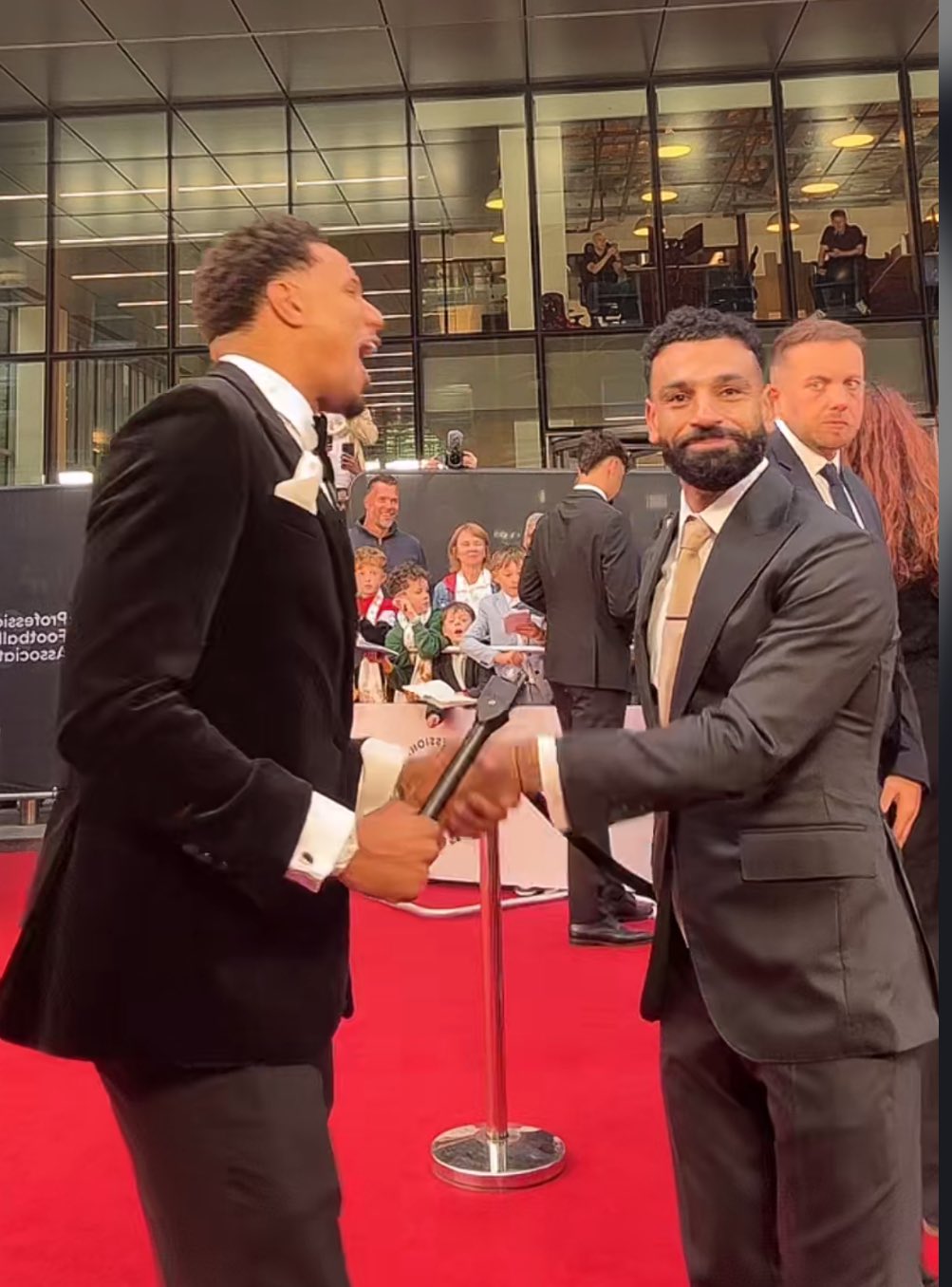 محمد صلاح خلال وصوله حفل  توزيع جوائز رابطة اللاعبين المحترفين