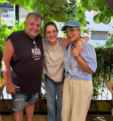 أصالة نصري رفقة طليقها أيمن الذهبي