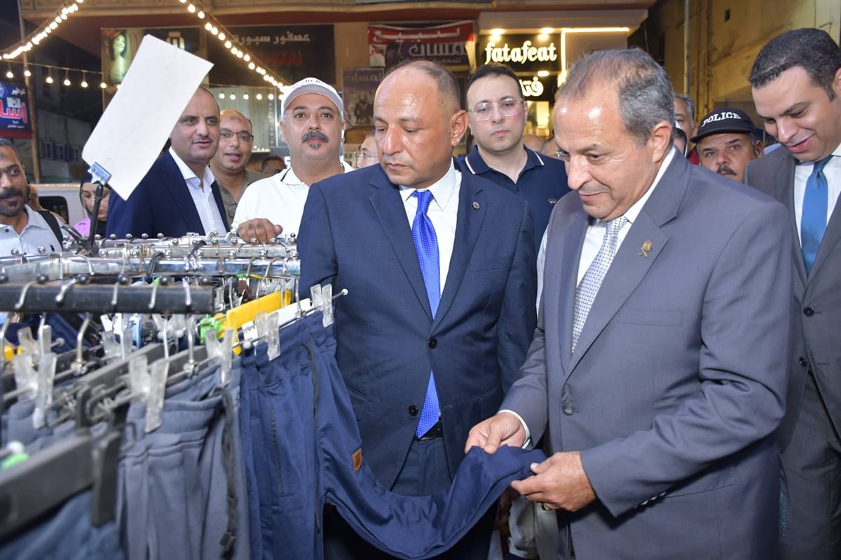 محافظ بورسعيد يفتتح أول معرض للأدوات المدرسية في مصر
