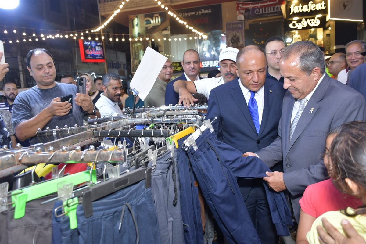 محافظ بورسعيد يفتتح أول معرض للأدوات المدرسية في مصر