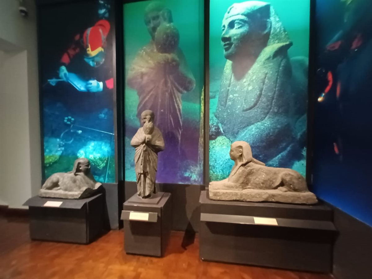 قطع أثرية من ميناء أبو قير البحري بالإسكندرية 