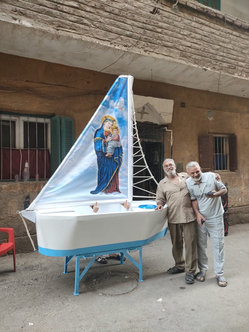 مواطن أقصري يصمم مركب لدورة العدرا 