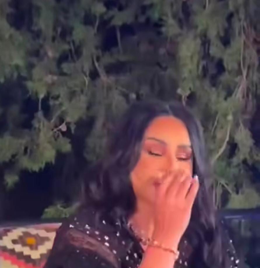 تأثرت الفنانة أحلام عند سؤالها عن الفنانة انغام