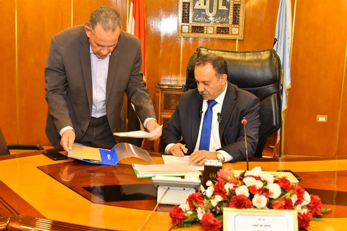 هشام أبوالنصر محافظ أسيوط يعتمد نتيجة الشهادة الإعدادية الدور الثاني