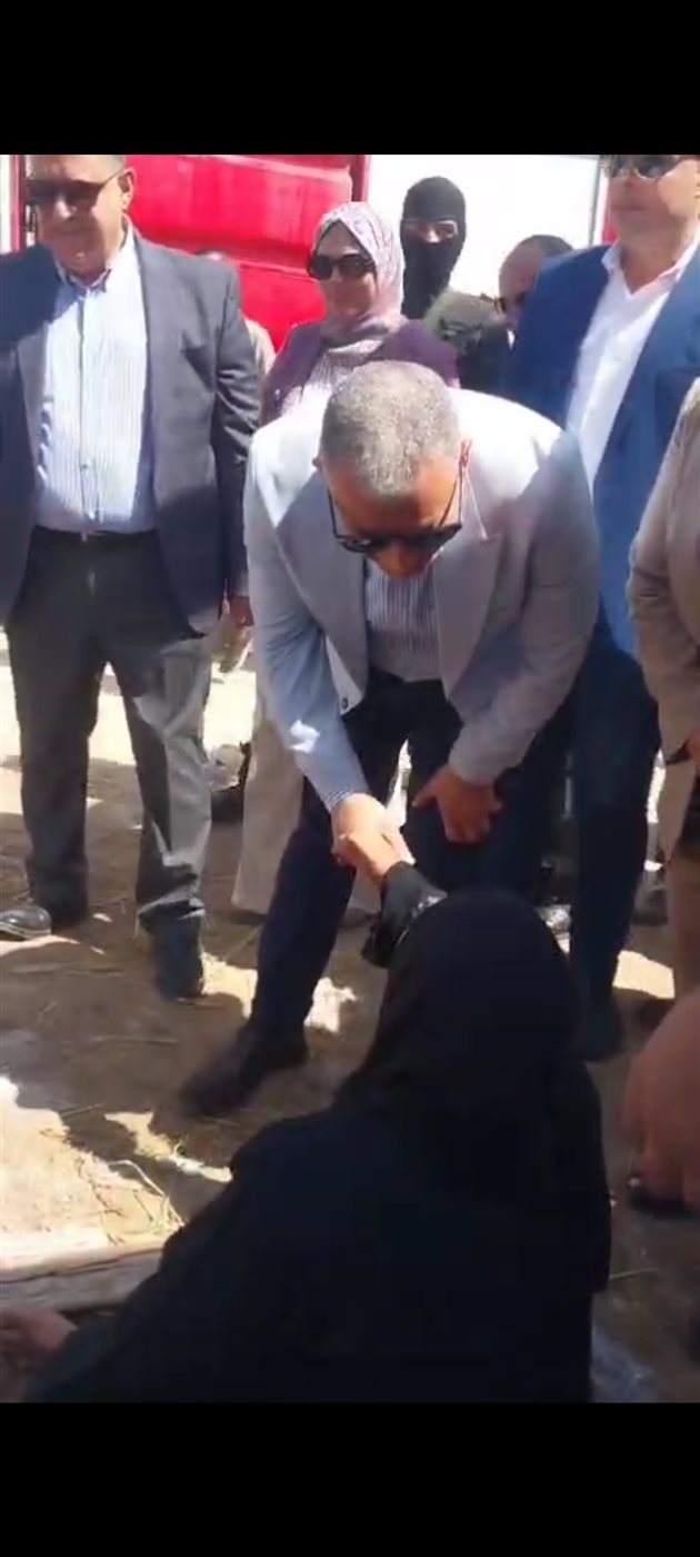 محافظ الإسماعيلية يستجيب لاستغاثة بائعة خبز