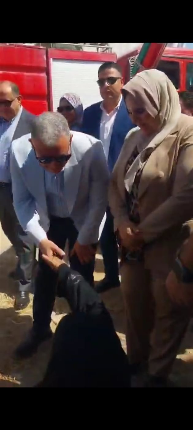 محافظ الإسماعيلية يستجيب لاستغاثة بائعة خبز