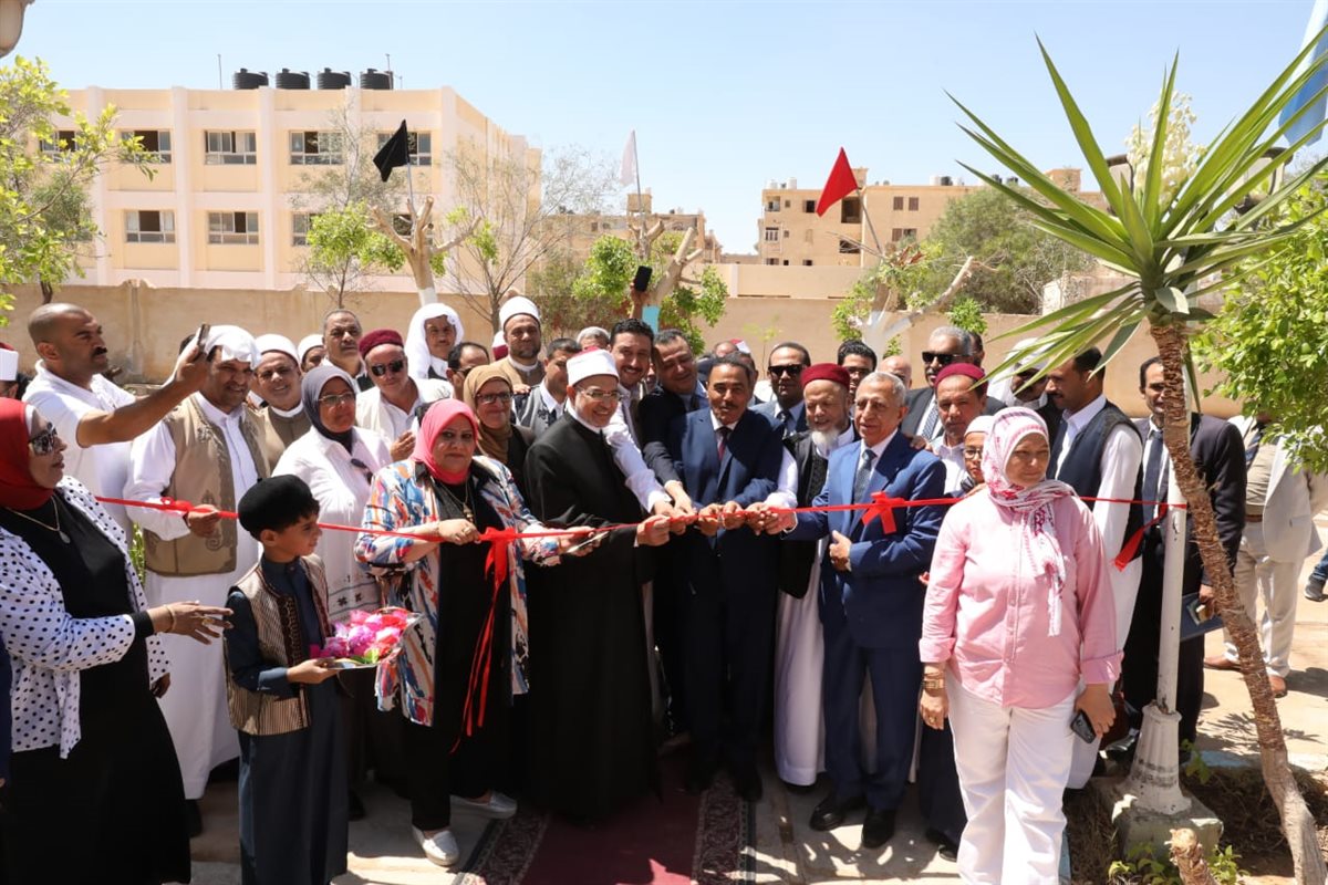 افتتاح كلية البنات الأزهرية بمحافظة مطروح.. والإمام الأكبر يقدم التهنئة للأهالي خلال اتصال تليفوني 