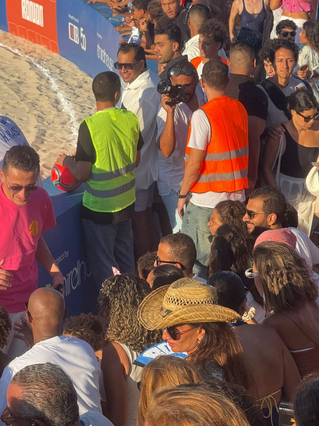 <strong>مباراة الأساطير.. شيكابالا ونجوم الرياضة في دورة الكرة الروندو في الساحل الشمالي برعاية CIB </strong>