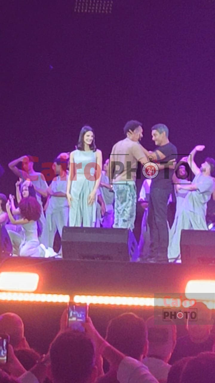 آسر ياسين وتارا عماد مفاجأة حفل ويجز بمهرجان العلمين الجديدة 