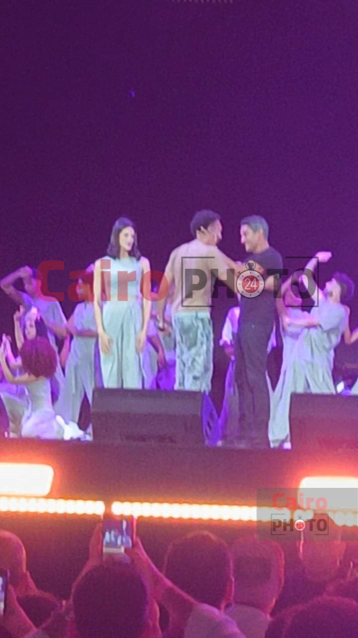 آسر ياسين وتارا عماد مفاجأة حفل ويجز بمهرجان العلمين الجديدة 