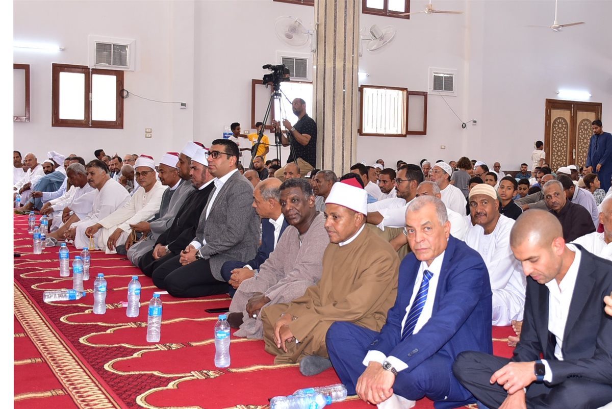 نائب محافظ الأقصر يفتتح مسجد جديد بطيبة 