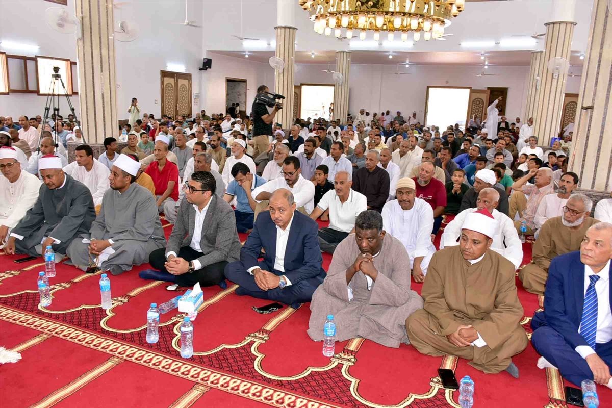 نائب محافظ الأقصر يفتتح مسجد جديد بطيبة 