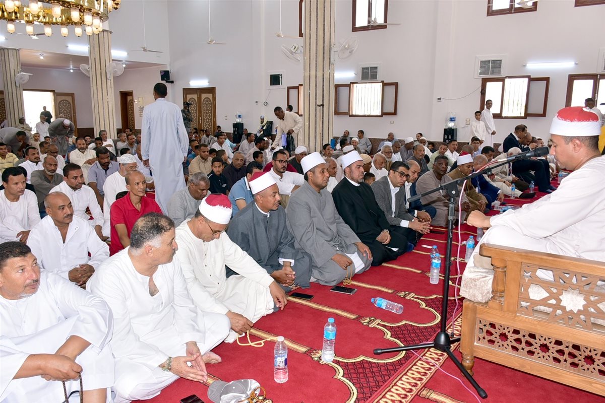 نائب محافظ الأقصر يفتتح مسجد جديد بطيبة 