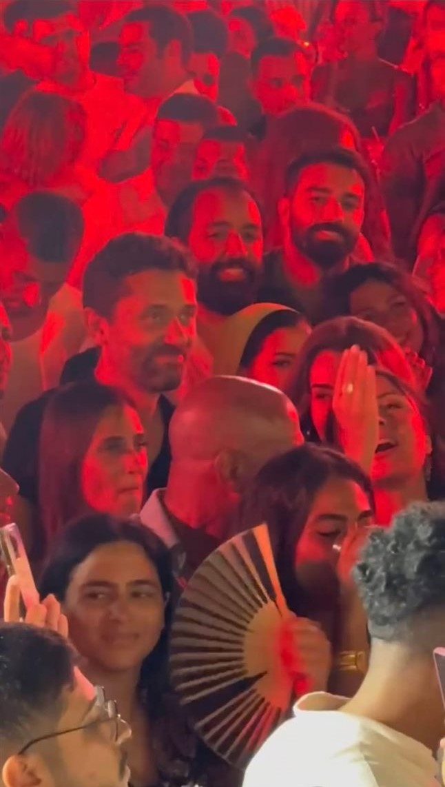 <strong>دينا الشربيني تشارك روبي الغناء  بحضور كريم عبد العزيز وزوجته </strong>