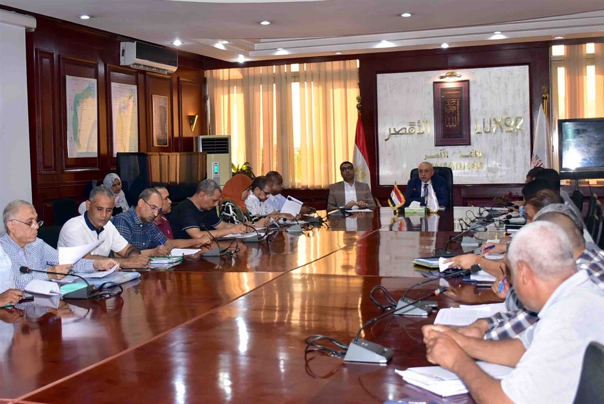 اجتماع محافظ الأقصر