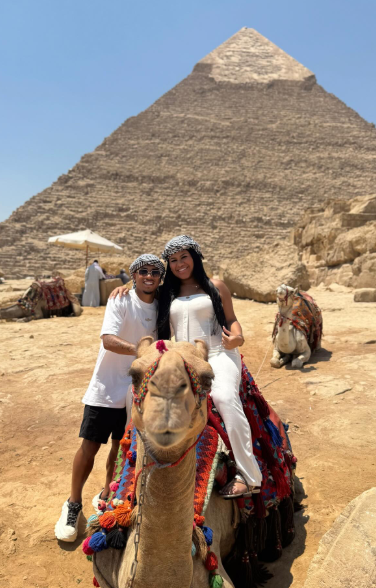 صور زيارة بيزيرا لـ الأهرامات رفقة زوجته