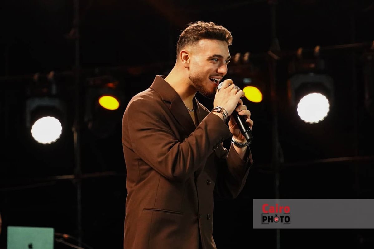 تألق النجم السوري الشامي في حفله بمهرجان مراسي “ليالي مراسي”