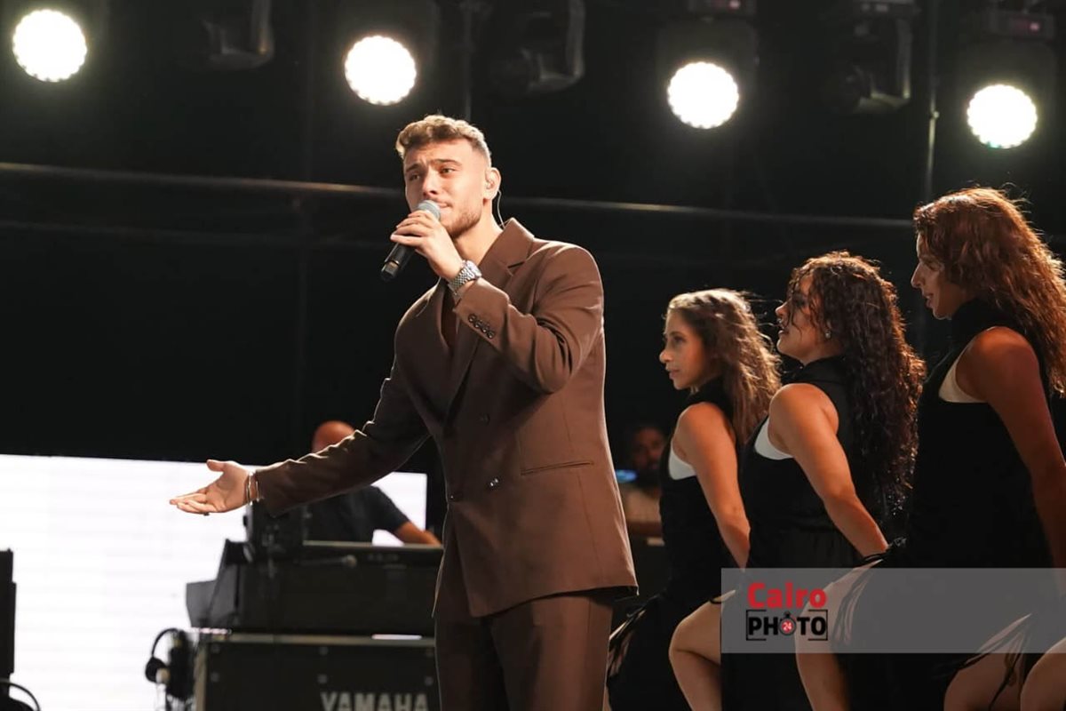 تألق النجم السوري الشامي في حفله بمهرجان مراسي “ليالي مراسي”