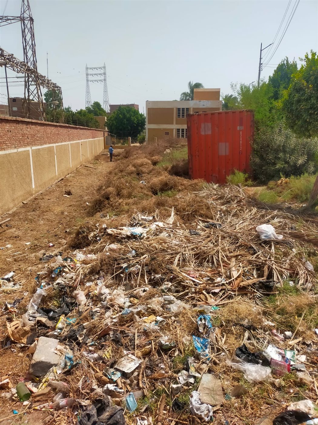 حملات مكثفة بمحيط خزان إسنا