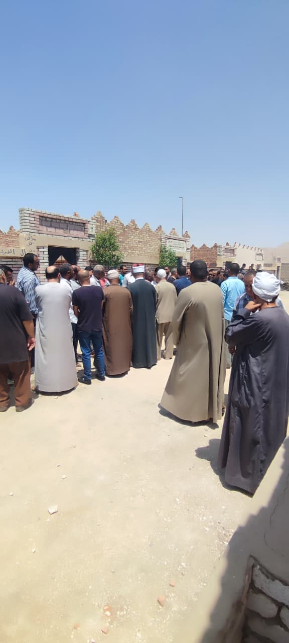 تشييع جثمان أحد ضحايا غرق شاطئ أبو تلات