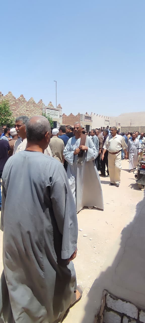 تشييع جثمان أحد ضحايا غرق شاطئ أبو تلات