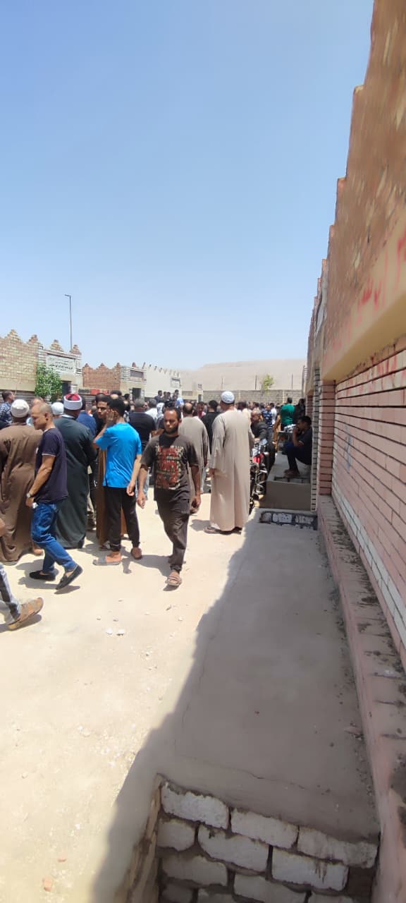 تشييع جثمان أحد ضحايا غرق شاطئ أبو تلات