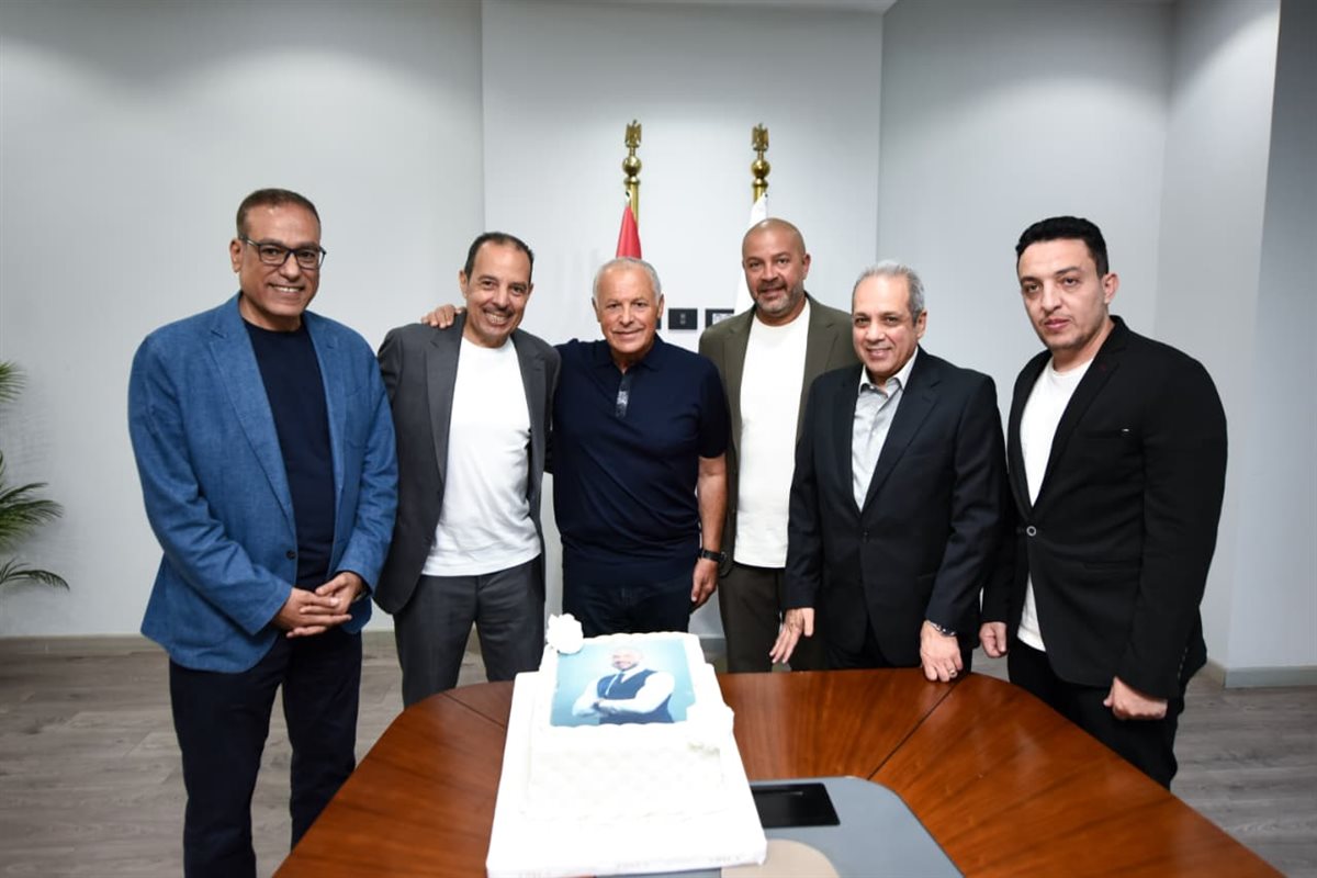 اتحاد الكرة يحتفل بفوز أحمد دياب في مجلس الشيوخ 