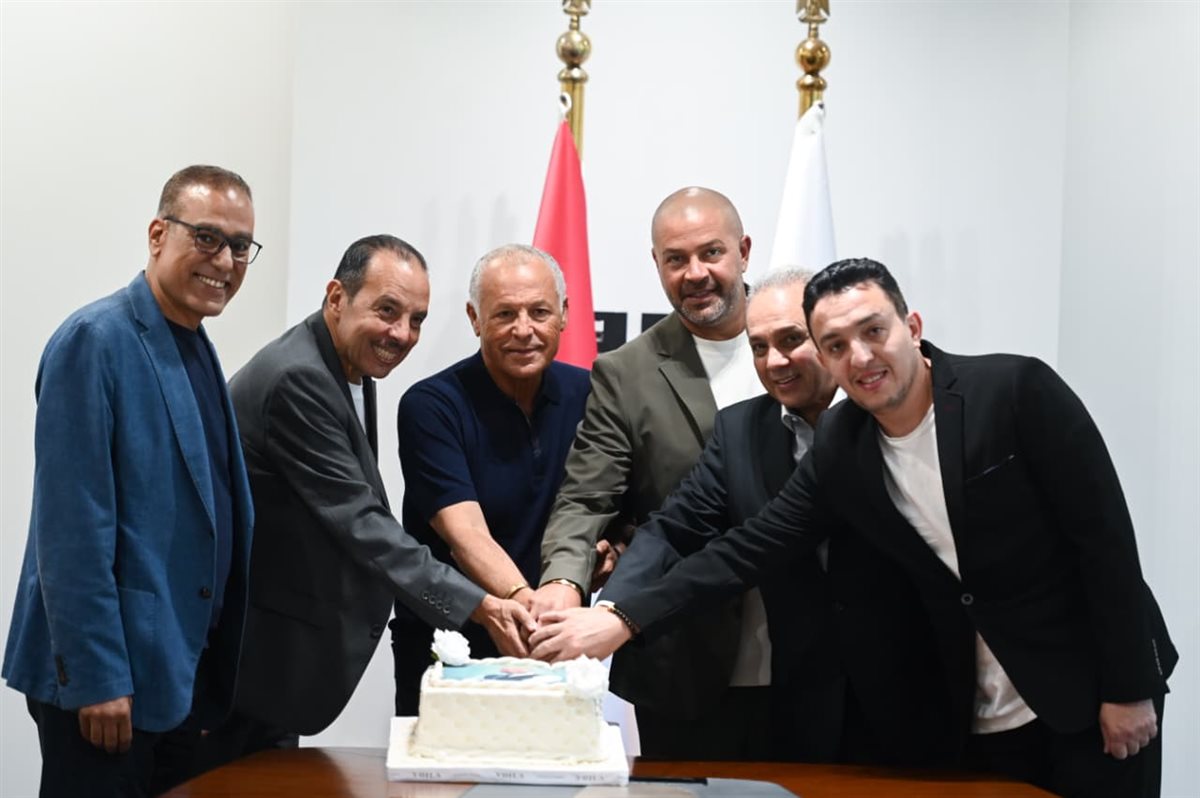 اتحاد الكرة يحتفل بفوز أحمد دياب في مجلس الشيوخ 