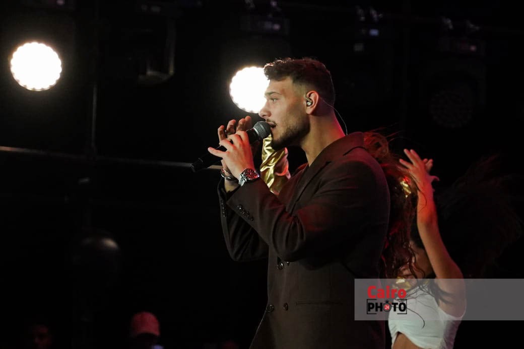 تألق النجم السوري الشامي في حفله بمهرجان مراسي “ليالي مراسي”