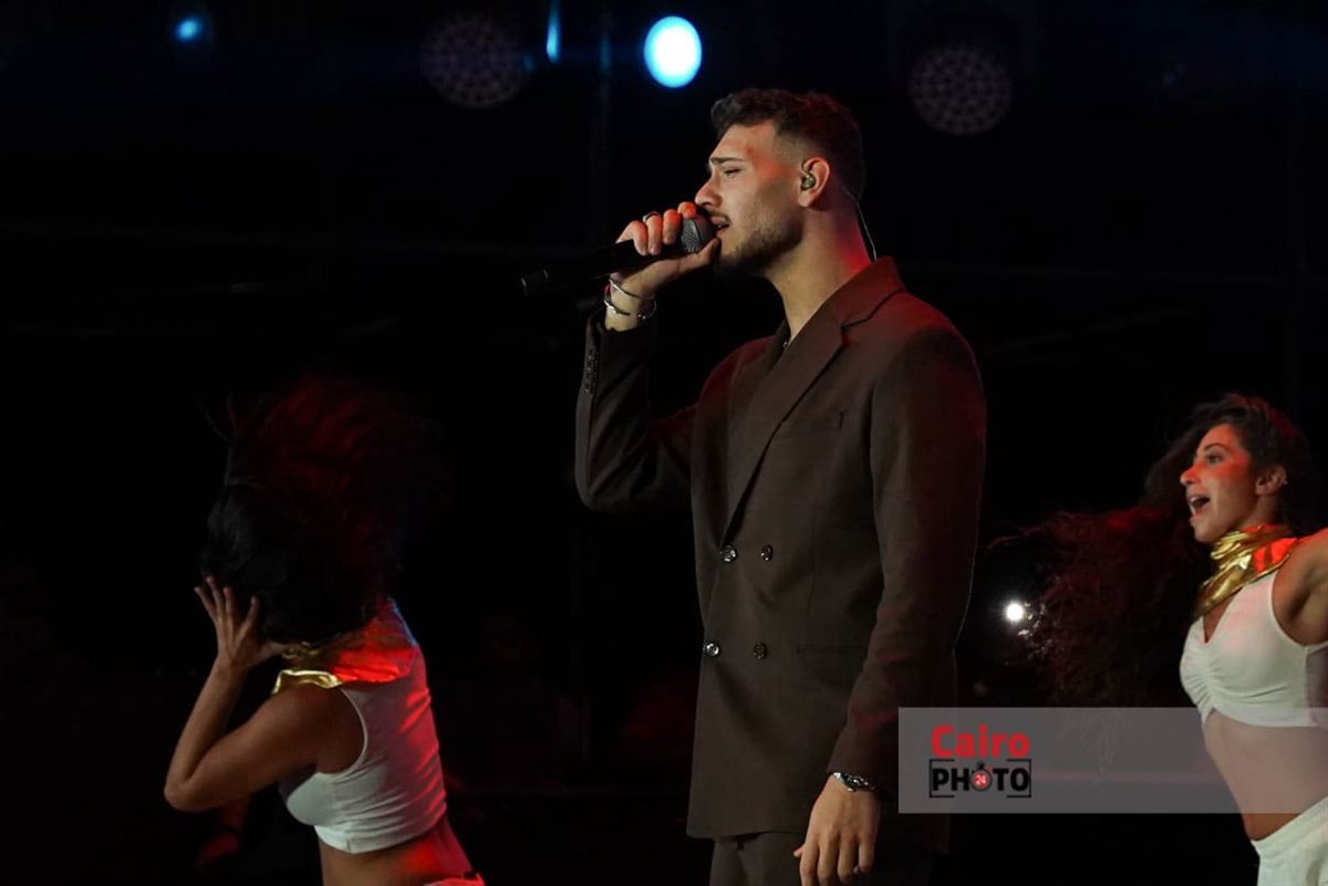 تألق النجم السوري الشامي في حفله بمهرجان مراسي “ليالي مراسي”