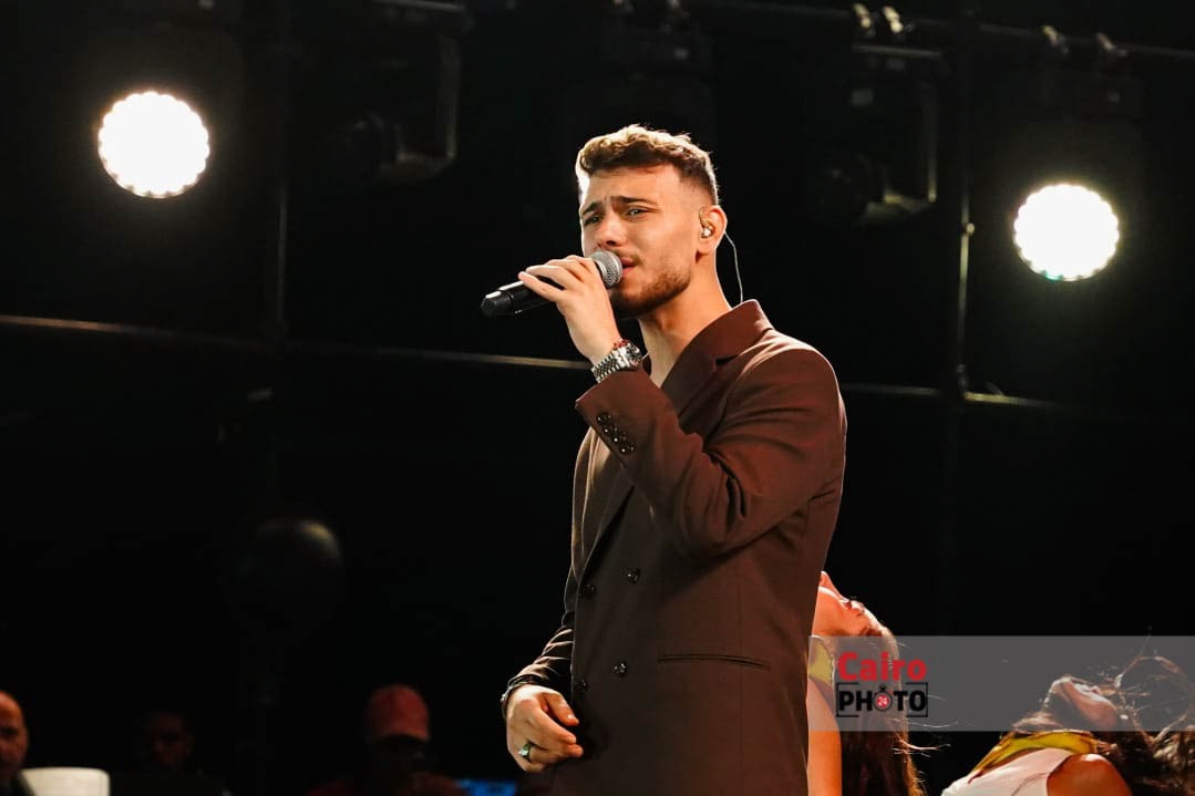 تألق النجم السوري الشامي في حفله بمهرجان مراسي “ليالي مراسي”